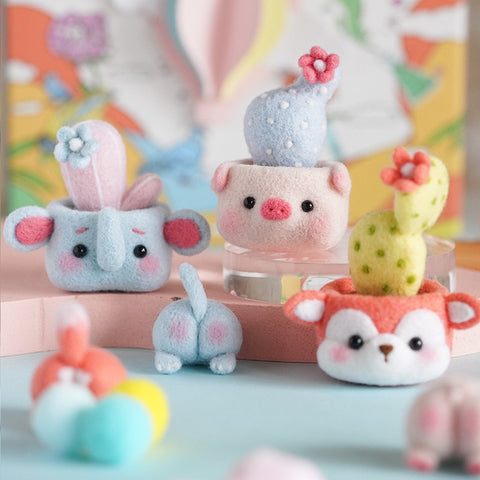 Pig with Plant - DIY Felt Painting Kit