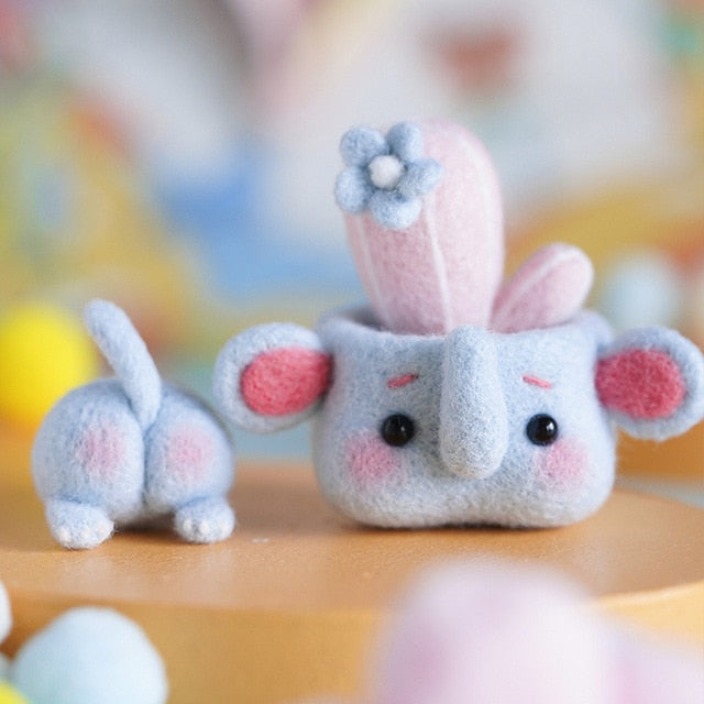 Elephant with Plant - DIY Felt Painting Kit