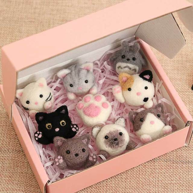 9 Pcs Cute Cats with Box - DIY Felt Painting Kit
